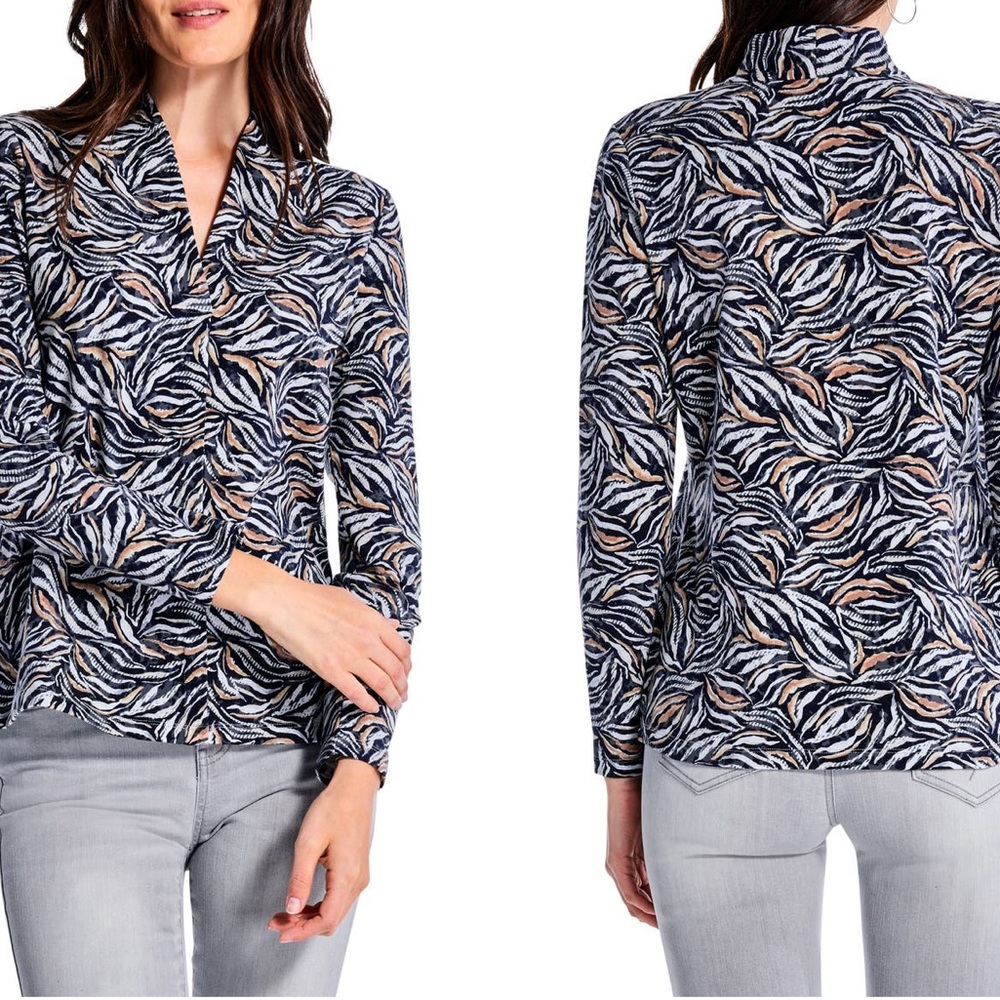 Sexy and Stylish NIC+ ZOEI Forest Fern Cotton Blend Top